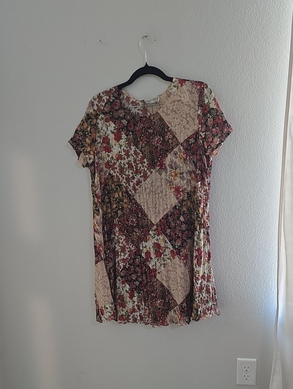 Hippie BOHO Vintage Floral Patchwork Short Sleeve Dress in Multi-Color